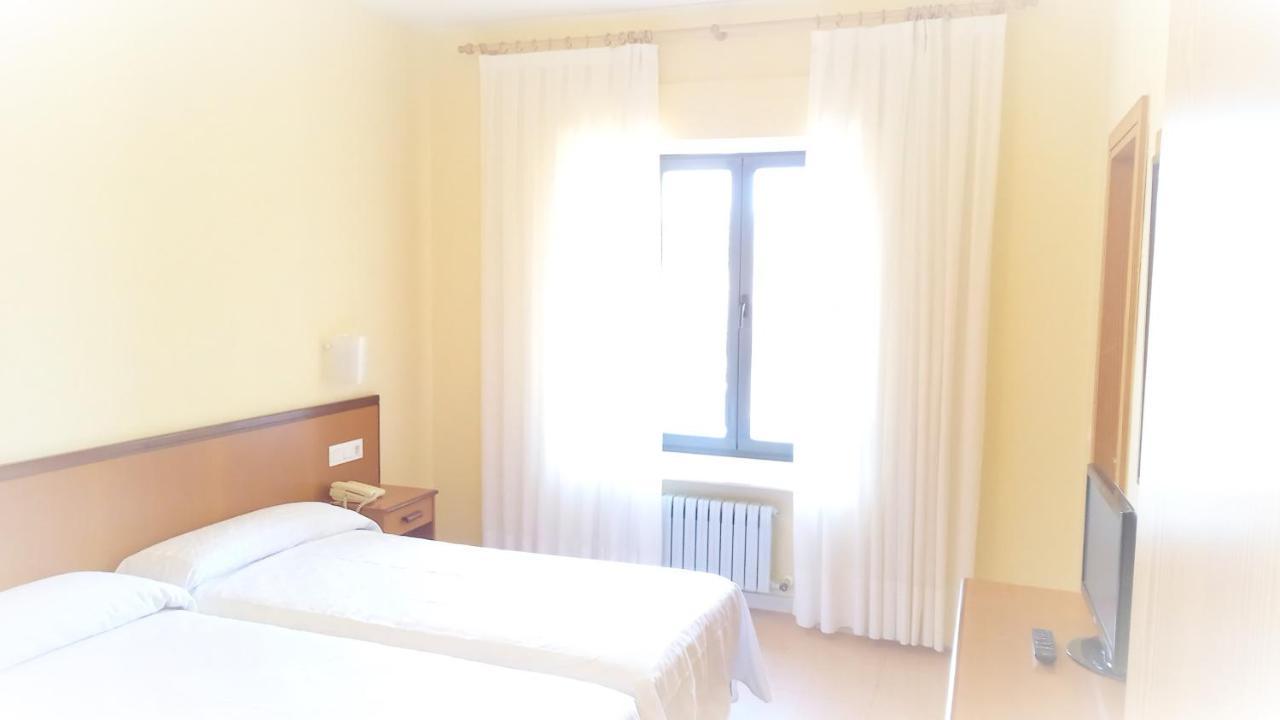 Hotel Balneario De Retortillo Szoba fotó